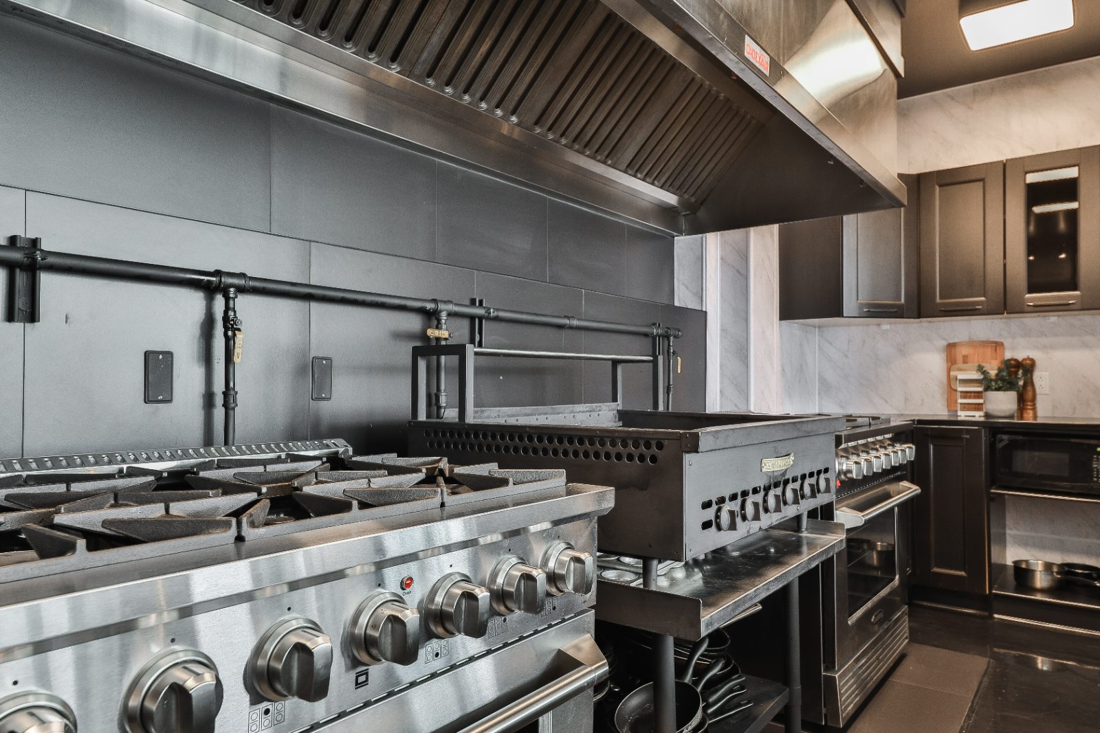 La cuisine commerciale de l’Auberge, entièrement équipée