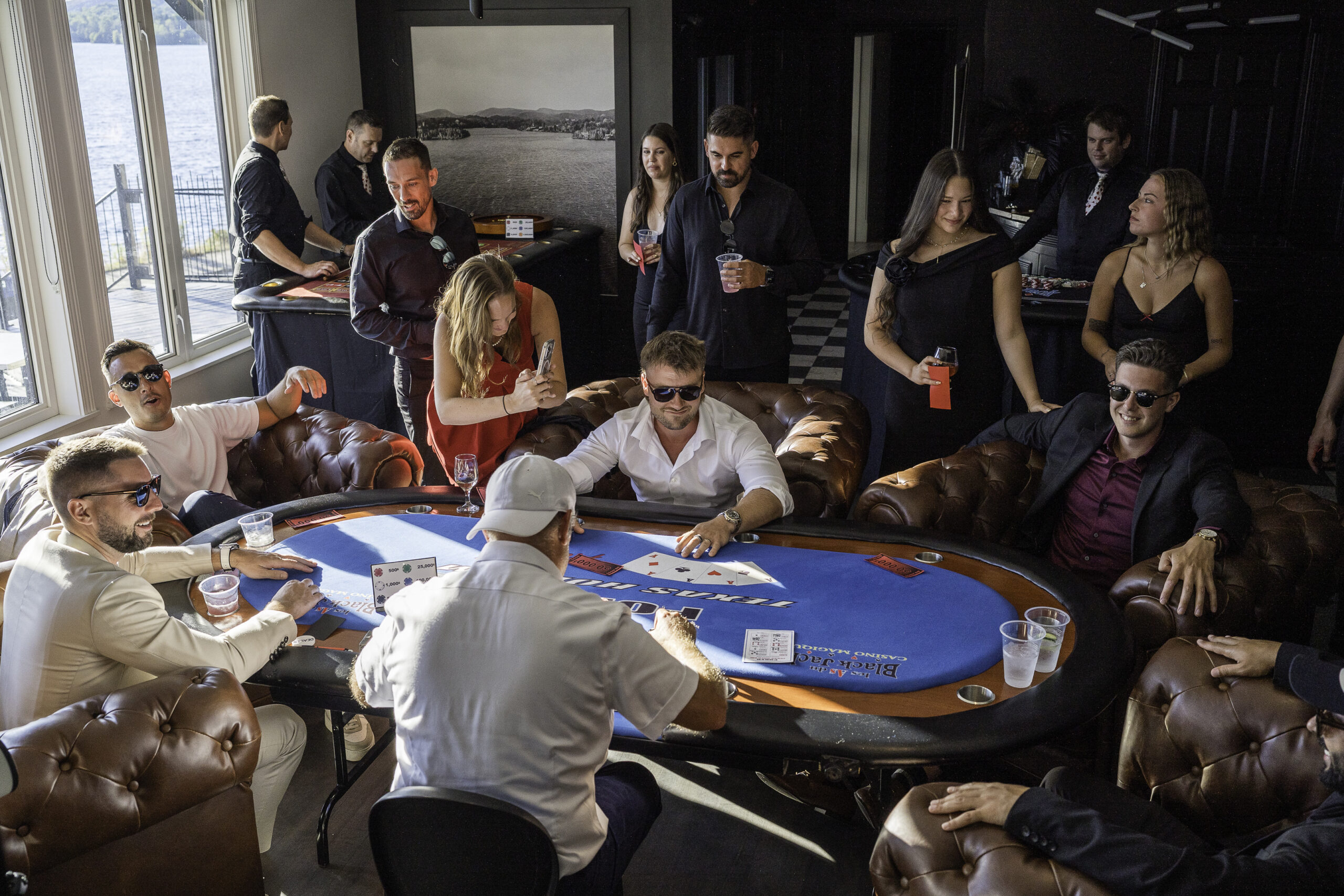 Soirée casino royal - événement corporatif privatisé à l'Auberge du Lac des Sables, Laurentides
